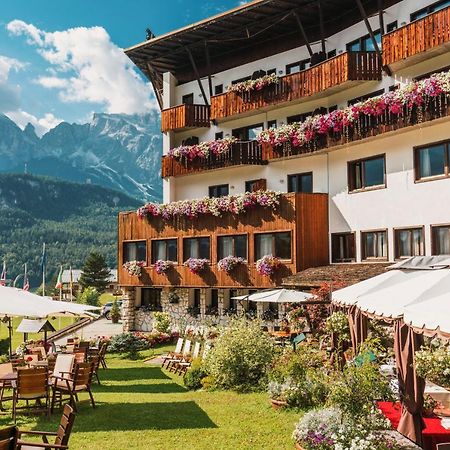 Hotel Mirage Cortina dʼAmpezzo Exteriör bild