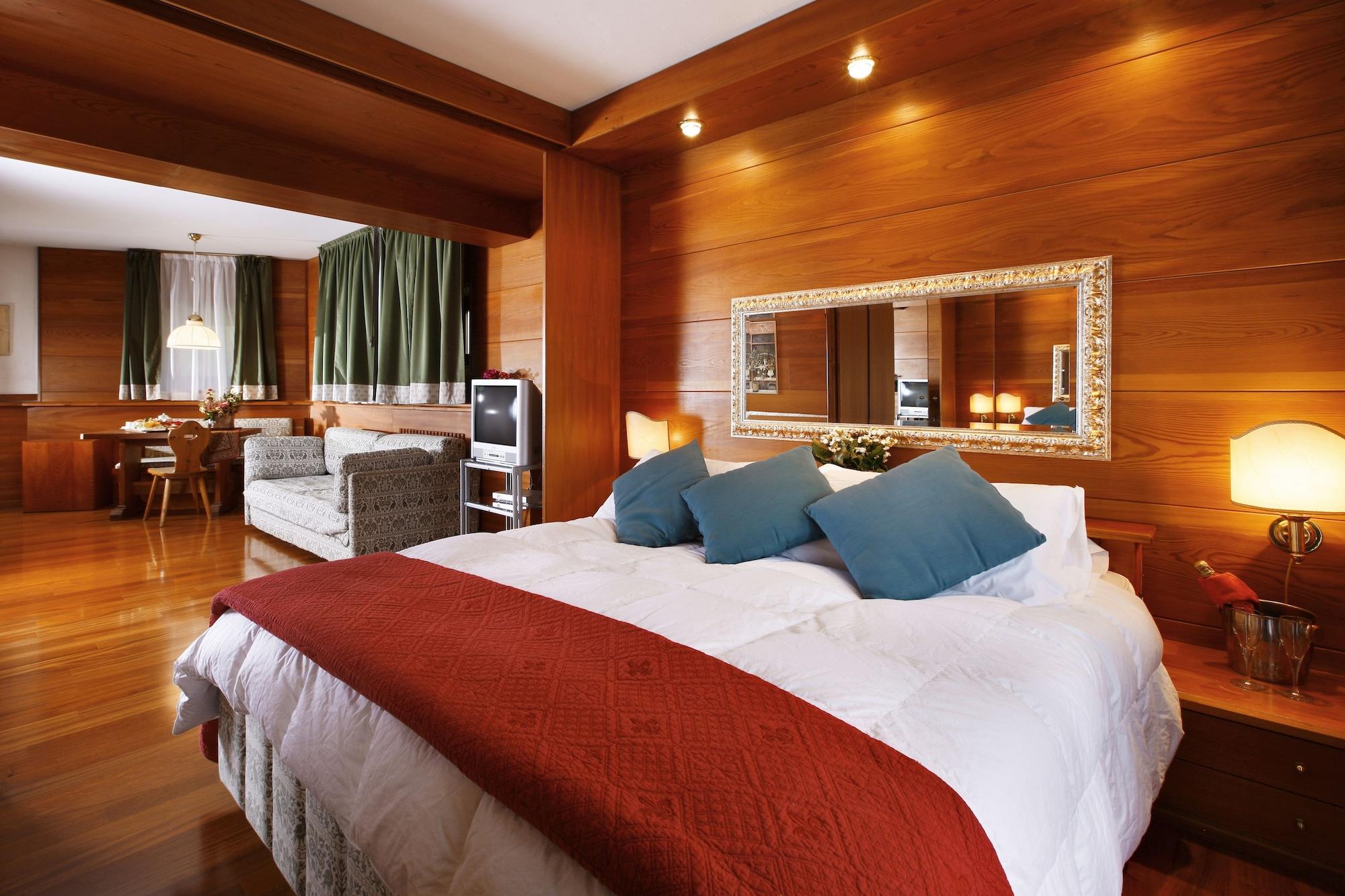Hotel Mirage Cortina dʼAmpezzo Exteriör bild