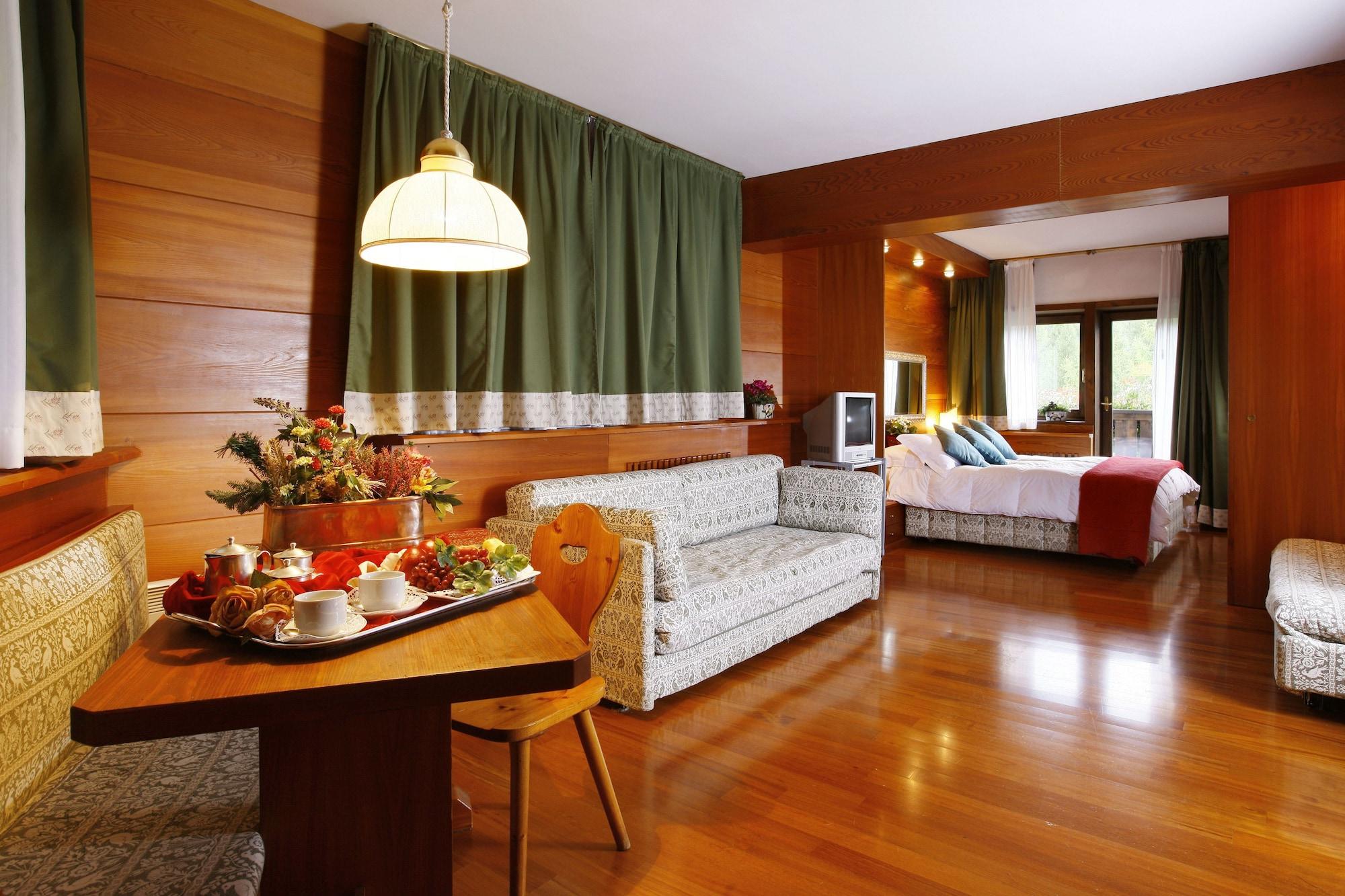 Hotel Mirage Cortina dʼAmpezzo Exteriör bild