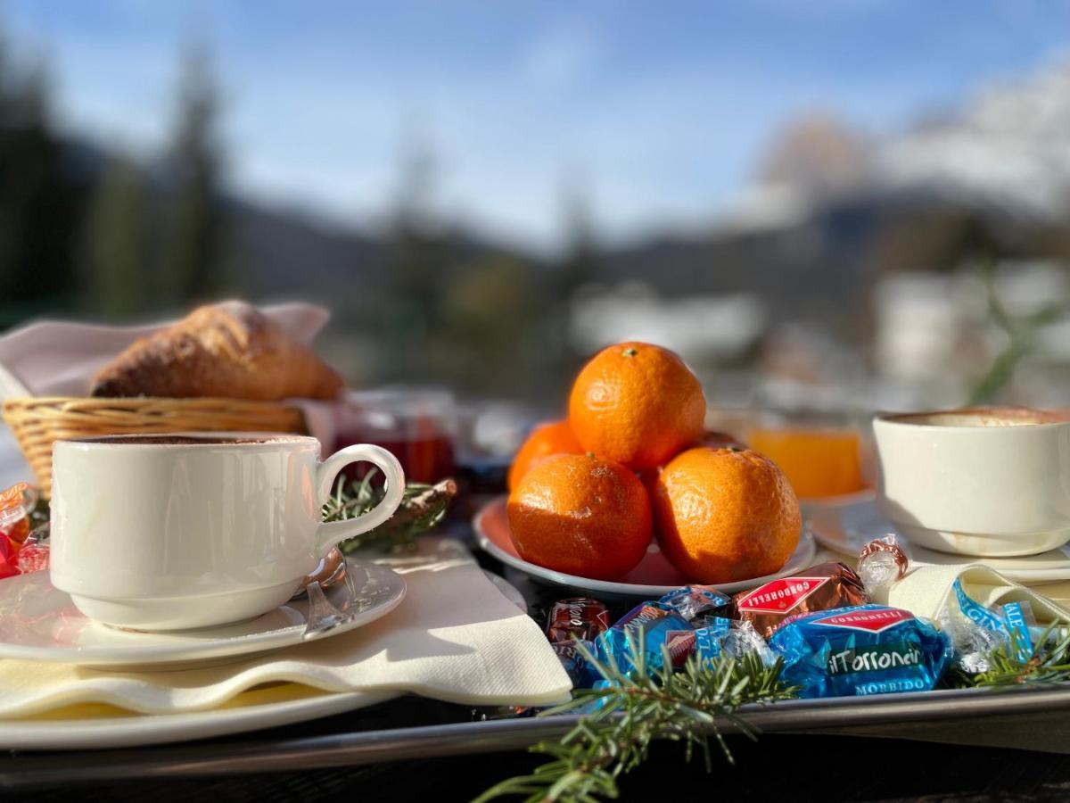 Hotel Mirage Cortina dʼAmpezzo Exteriör bild