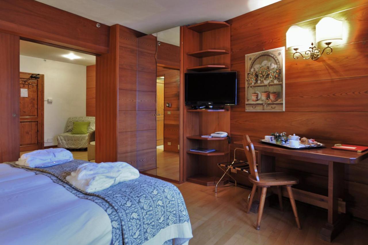 Hotel Mirage Cortina dʼAmpezzo Exteriör bild