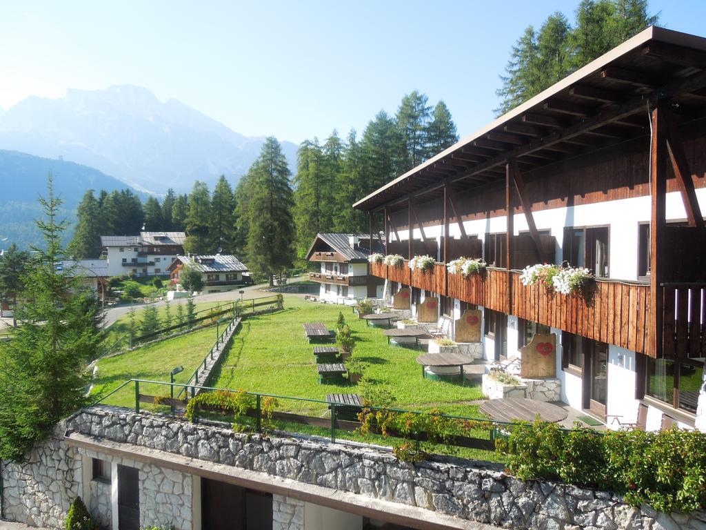 Hotel Mirage Cortina dʼAmpezzo Exteriör bild