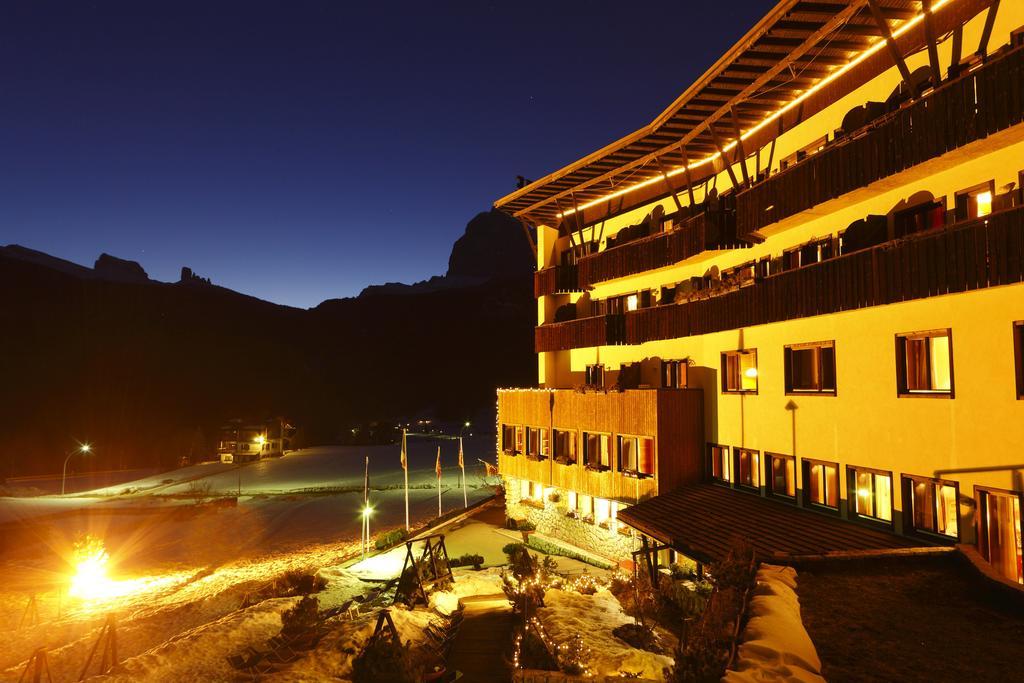 Hotel Mirage Cortina dʼAmpezzo Exteriör bild