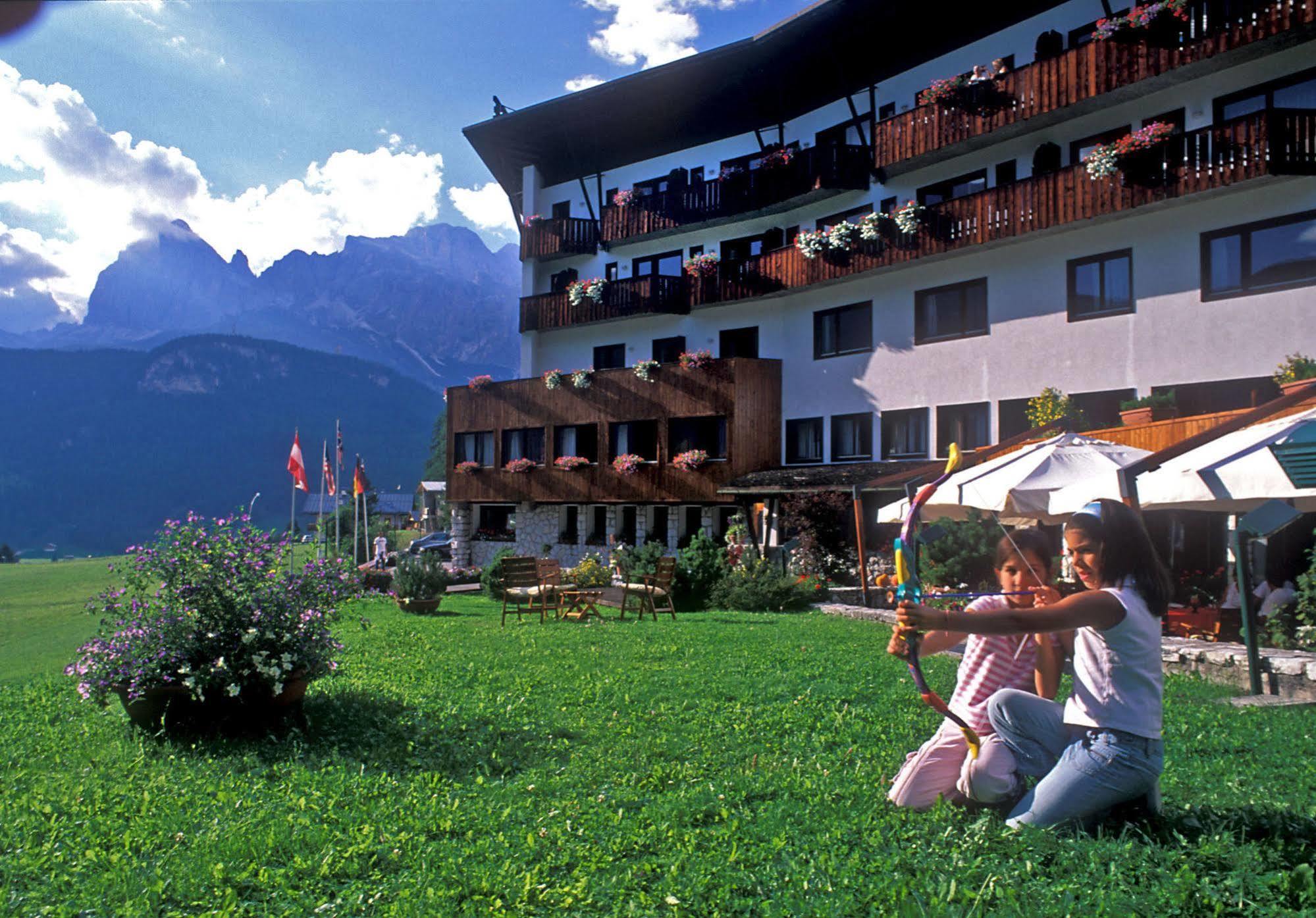 Hotel Mirage Cortina dʼAmpezzo Exteriör bild